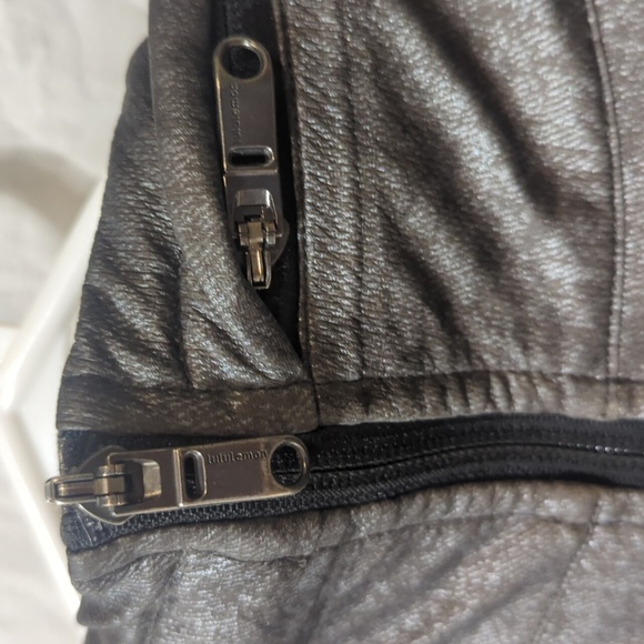 Men's Size L Hooded Zip Up Lululemon Jacket - Picture 2 of 7